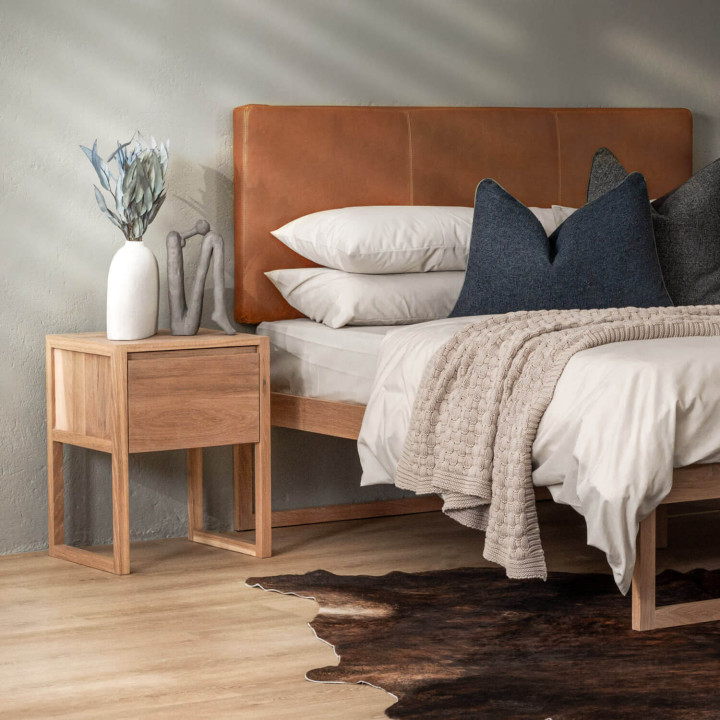 Demo - Swazi Pedestal - Oak - 2