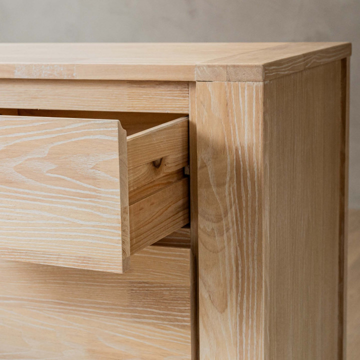 Thurncrest Chest of Drawers - 10