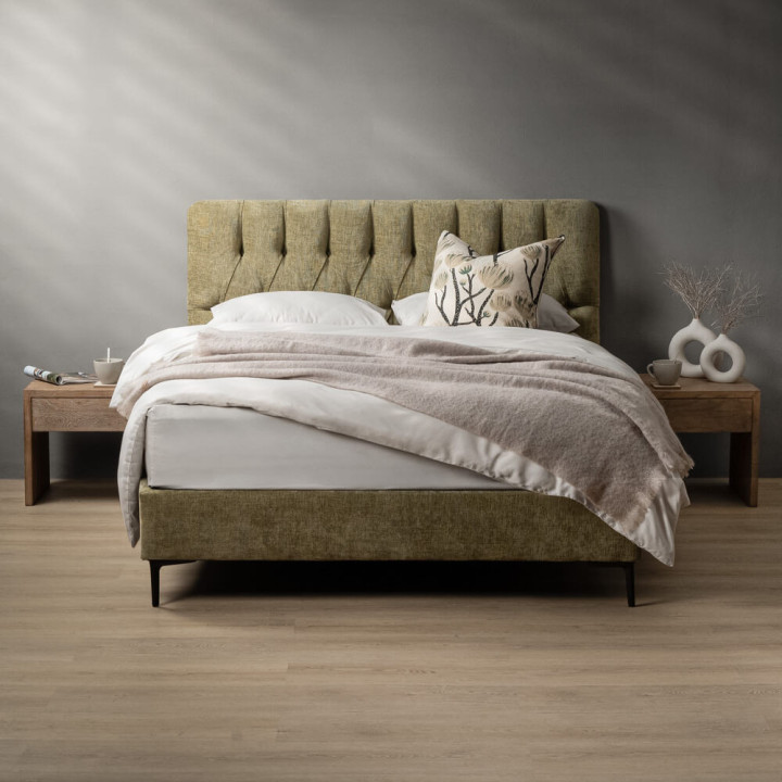 Haverlyn Caravé Bed - Queen - Olive Wave - 2