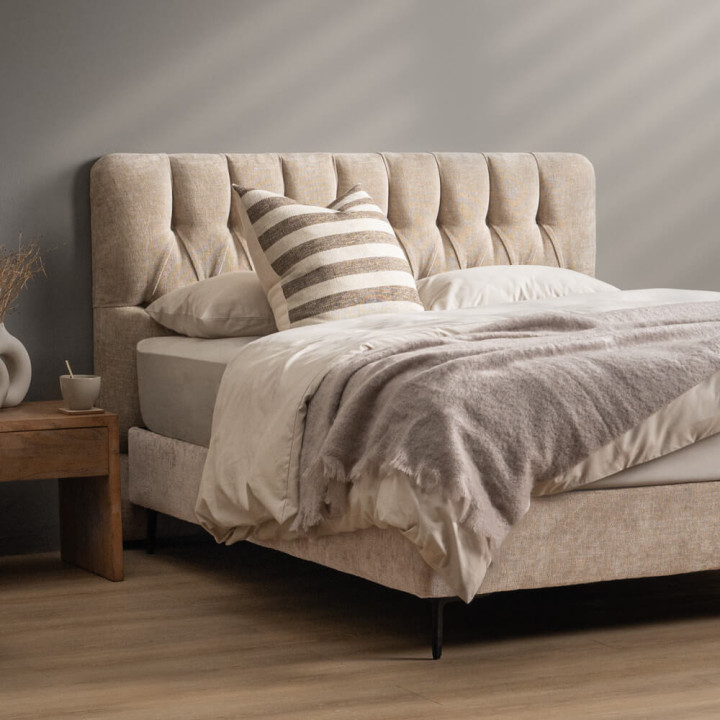 Haverlyn Carave Bed - Queen - Sand Wave 3