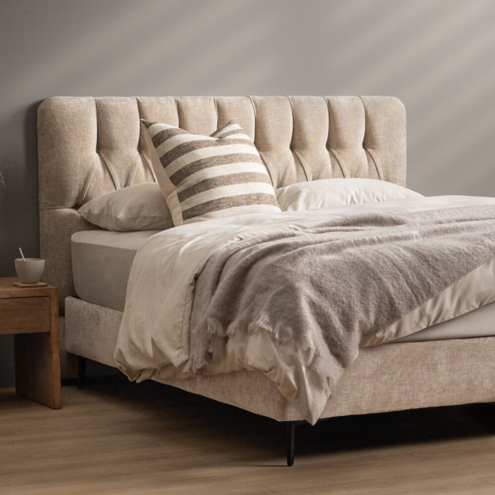 Haverlyn Carave Bed - King - Sand Wave 3