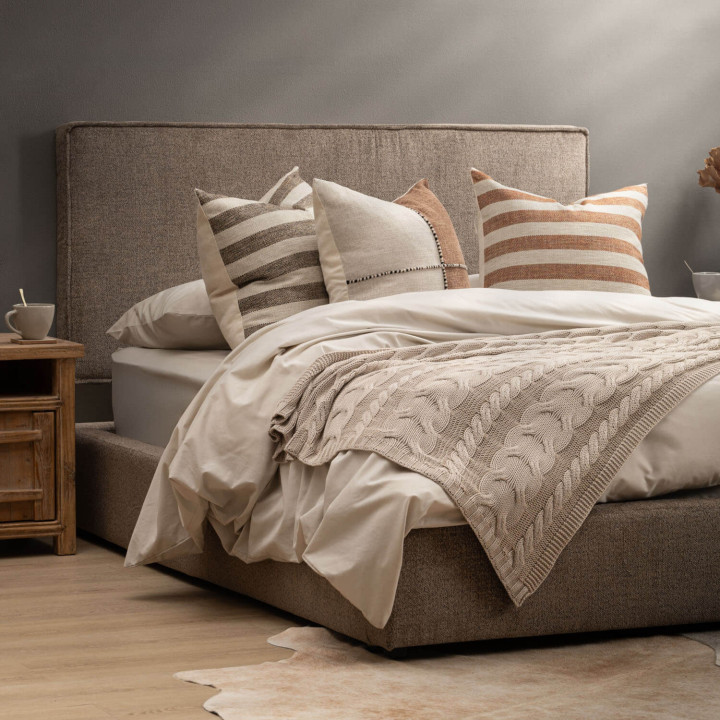 Dawncrest Montanelle Bed - Queen - Tuscan 3
