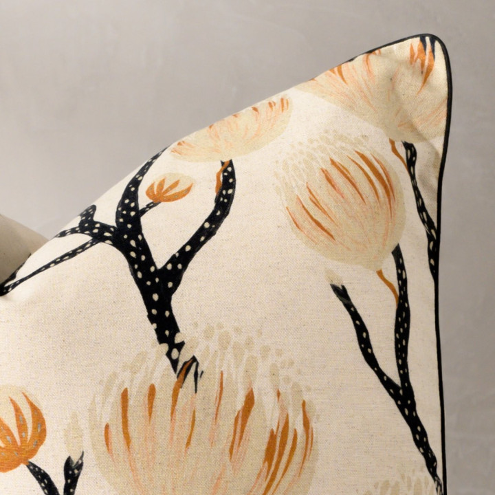 Protea Sundail - Duck Feather Scatter - 4