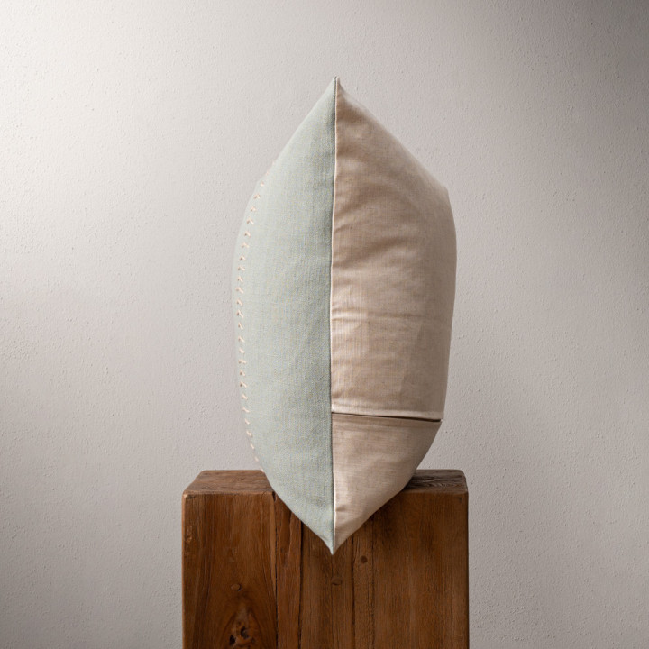Retreat Mileu – Duck Feather Scatter - 4