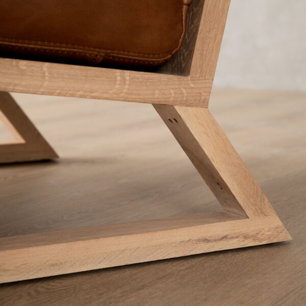 clarens-leather-arm-chair-oak