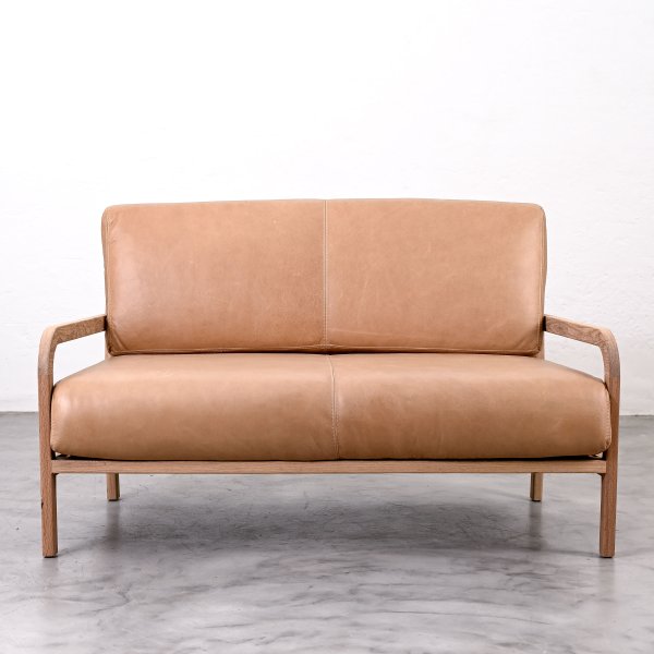 1.4m-vrede-leather-couch-oak-shiduli-desert