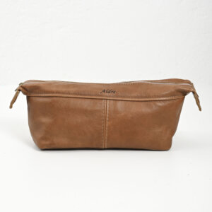 leather toiletry bag - unisex toiletry bag - toiletry bag-personalised gift idea-corporate gifting-bathroom-accessory