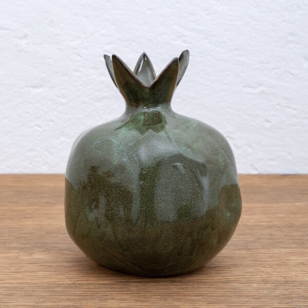 green-pomegranate-vase
