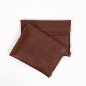 leather-laptop-sleeve