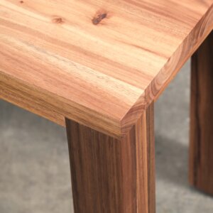 linear-bench-blackwood