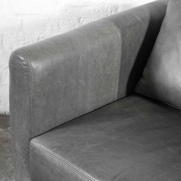 maluti-chair-pull-up-pepper-leather