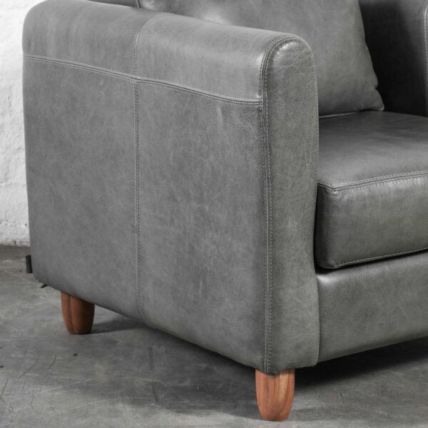 maluti-chair-pull-up-pepper-leather