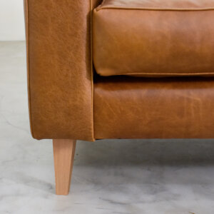 hamlet-leather-couch-oak-feet