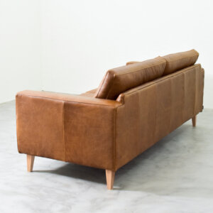 hamlet-leather-couch-oak-feet