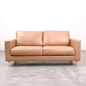 parys-leather-couch-oak-feet