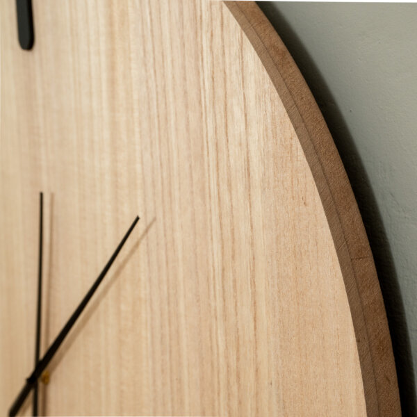 ambar-wall-clock