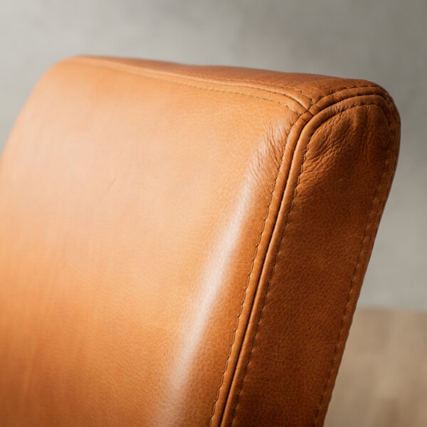 https://incanda.co.za/products/dining-room-seating/chunky-leather-dining-chair-oak-naku-butterscotch/