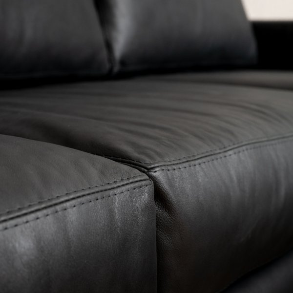 douglas-leather-daybed-right-mystique-black