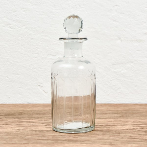 clear-glass-decanter
