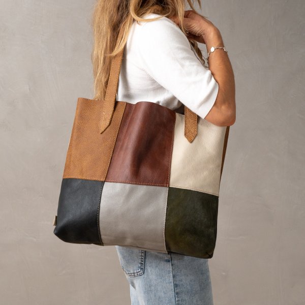 shoppingbag-sustainable leather shopper bag- leatherbag-totebag-tote-shopper bag-shopper-patchwork-patchwork look- trend-in trend