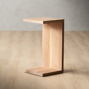 c-shape-side-arm-table-oak