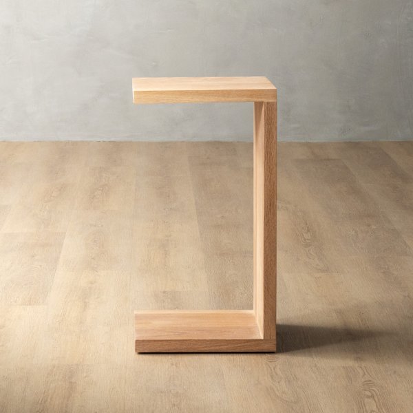 c-shape-side-arm-table-oak