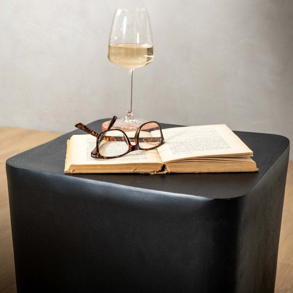 pazel-side-table