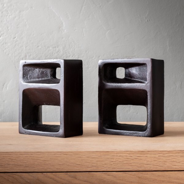 indra-bookend-set-bronze-aluminium