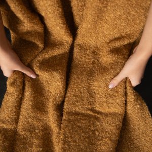 biella-throw-honeybush