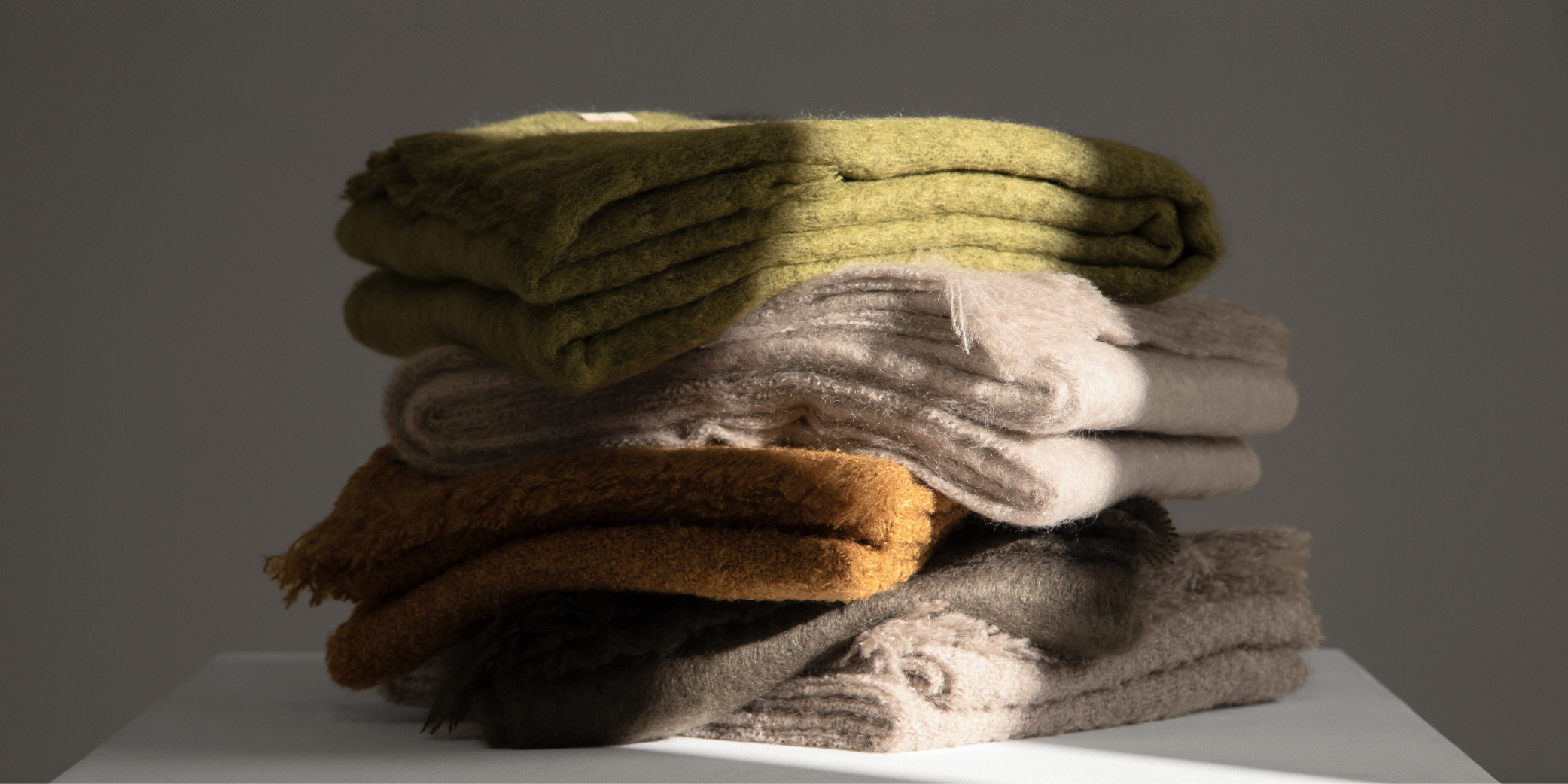 throws-banner-homepage-mobile
