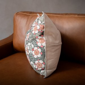 sayonara-matcha-duck-feather-scatter