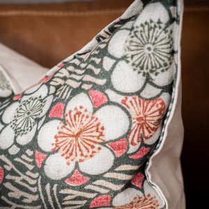 sayonara-matcha-duck-feather-scatter