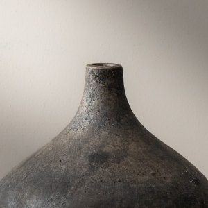 mirim-vase-dark-rustic