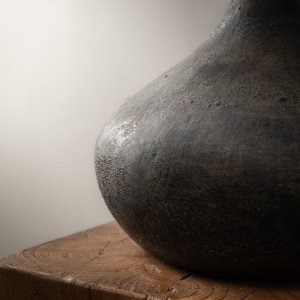 mirim-vase-dark-rustic