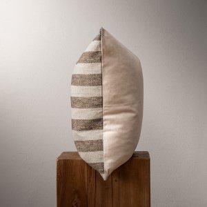 rib-taupe-Duck-Feather-Scatter