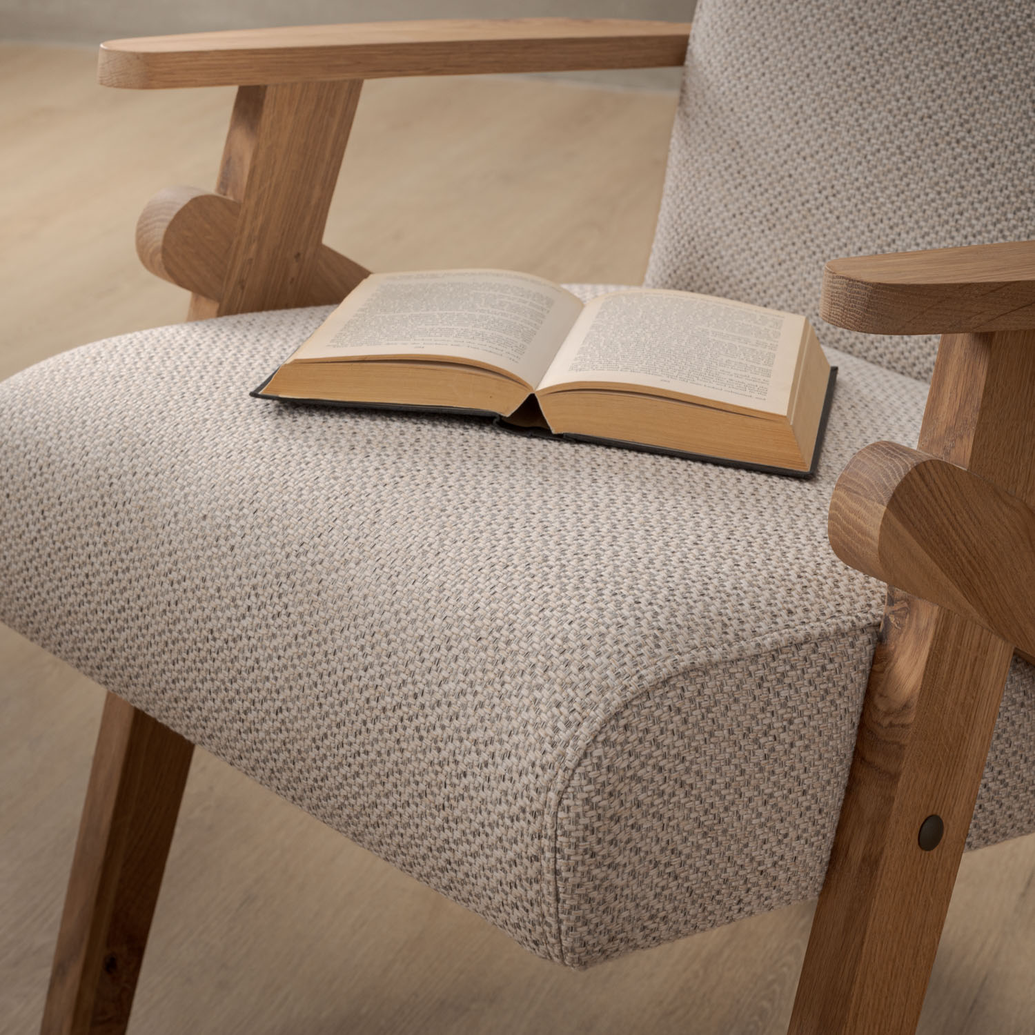 Gariep Armchair-Fabric Oats-Oak Smoke