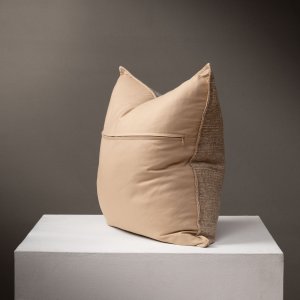 Cos Tortilla Duck Feather Scatter
