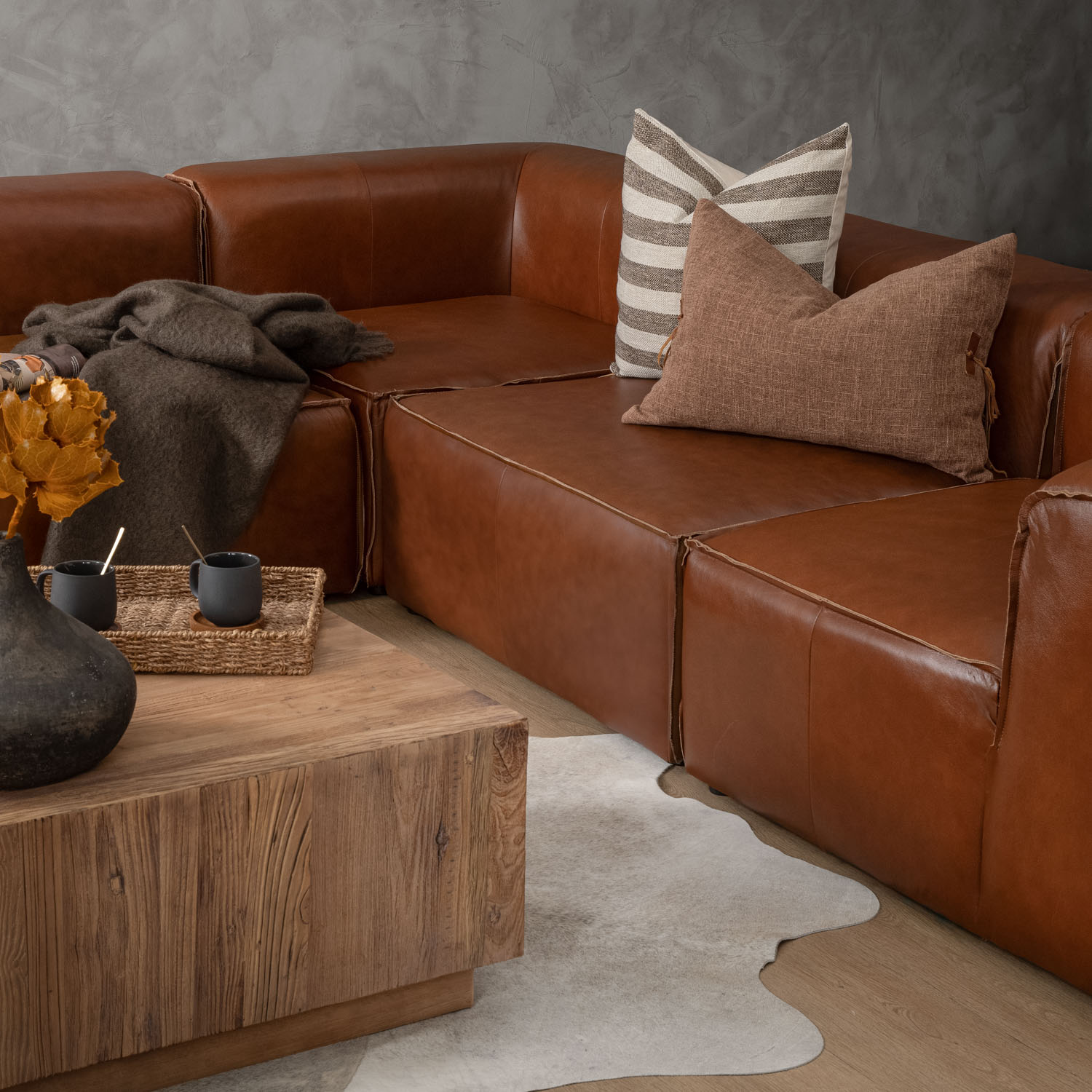 Havenwood Modular Leather U-Shape Couch - Duskwood