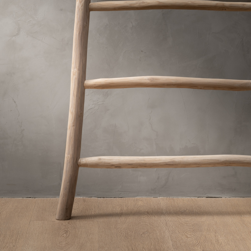 Maysa Wood Ladder