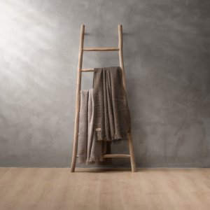 Maysa Wood Ladder